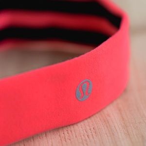Lululemon Skinny Fly Away Tamer Headband in Coral